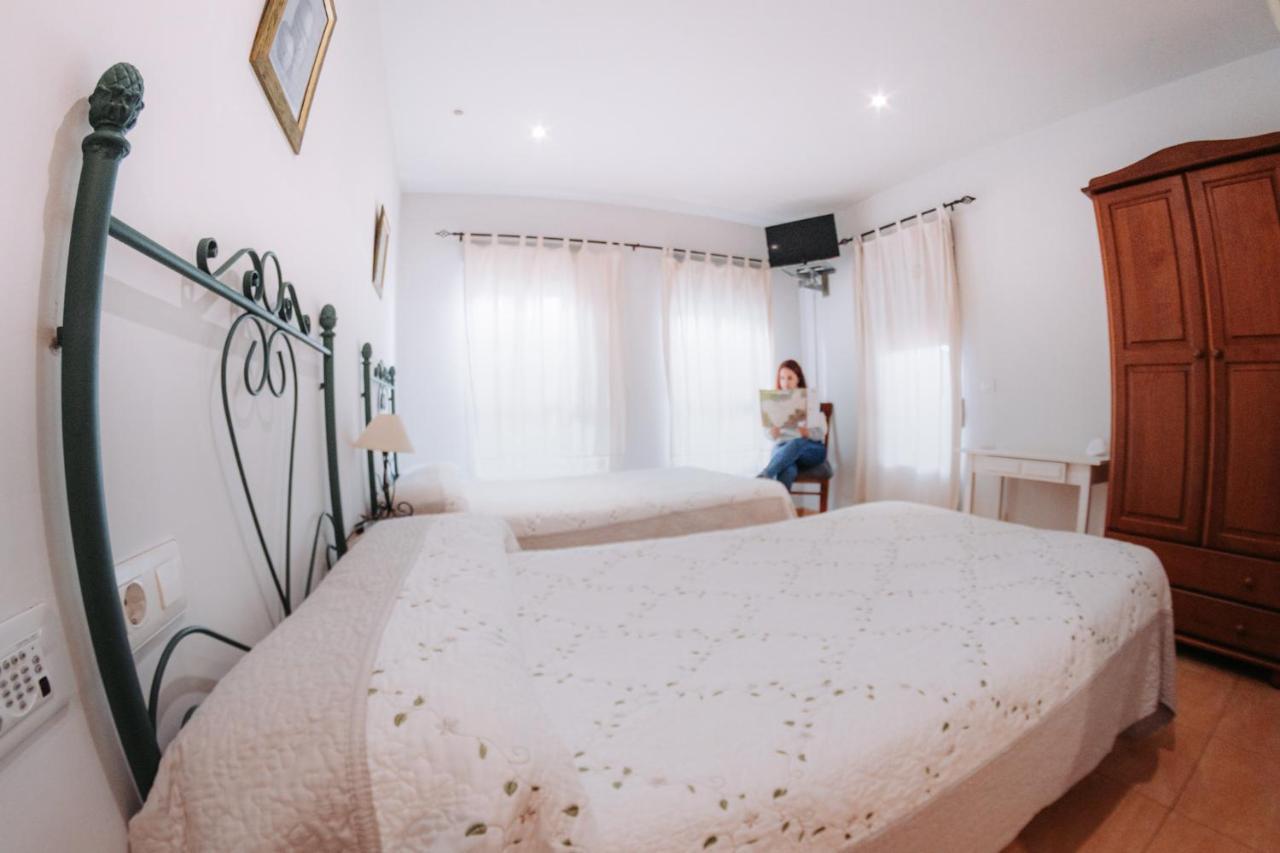 Hotel Delphos Moraleja Kültér fotó