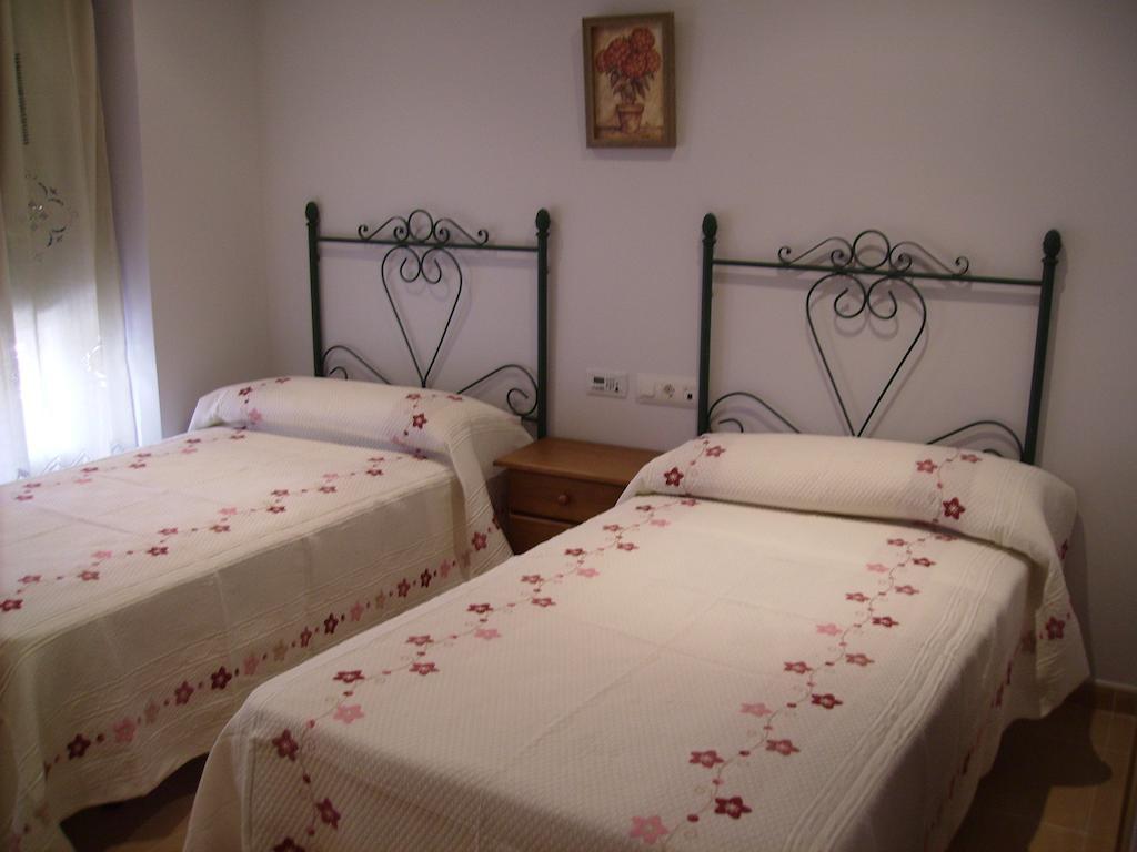 Hotel Delphos Moraleja Szoba fotó